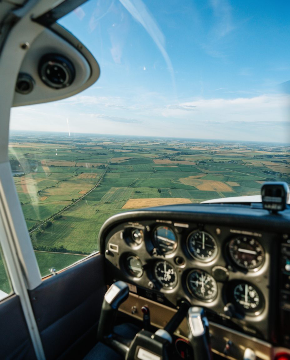 Vista dal posto di pilotaggio verso l’orizzonte